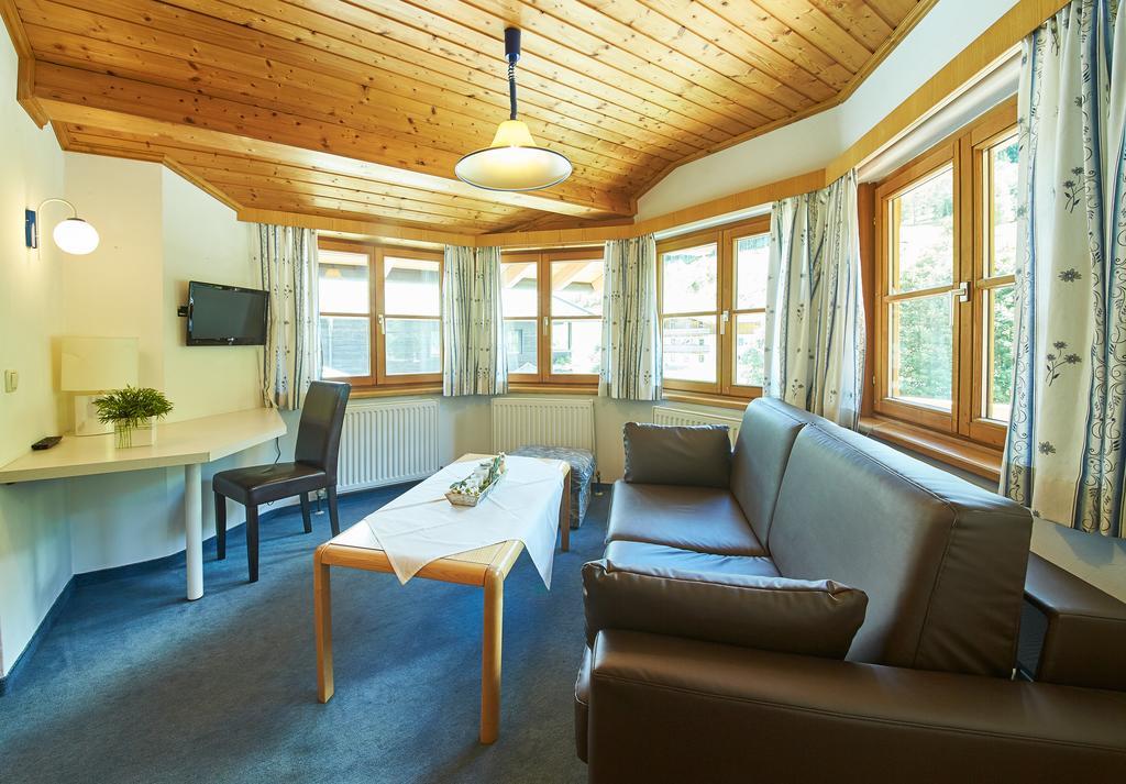 Holiday Lodge Felix ซาลบาคฮินเทอร์เกลมม์ ภายนอก รูปภาพ