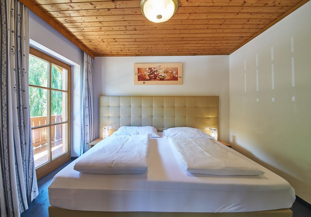 Holiday Lodge Felix ซาลบาคฮินเทอร์เกลมม์ ภายนอก รูปภาพ